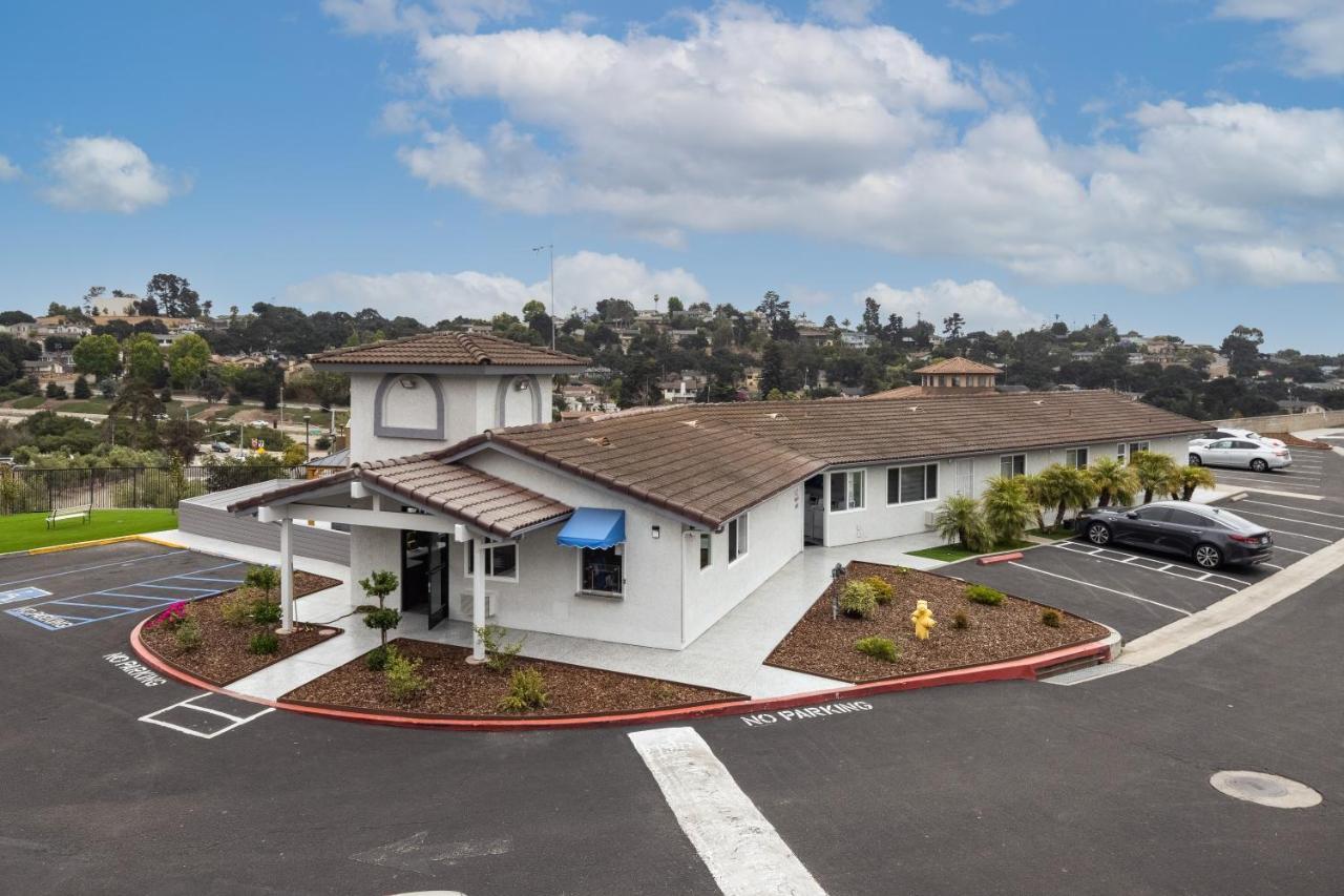 Days Inn By Wyndham Arroyo Grande Pismo Beach Екстериор снимка
