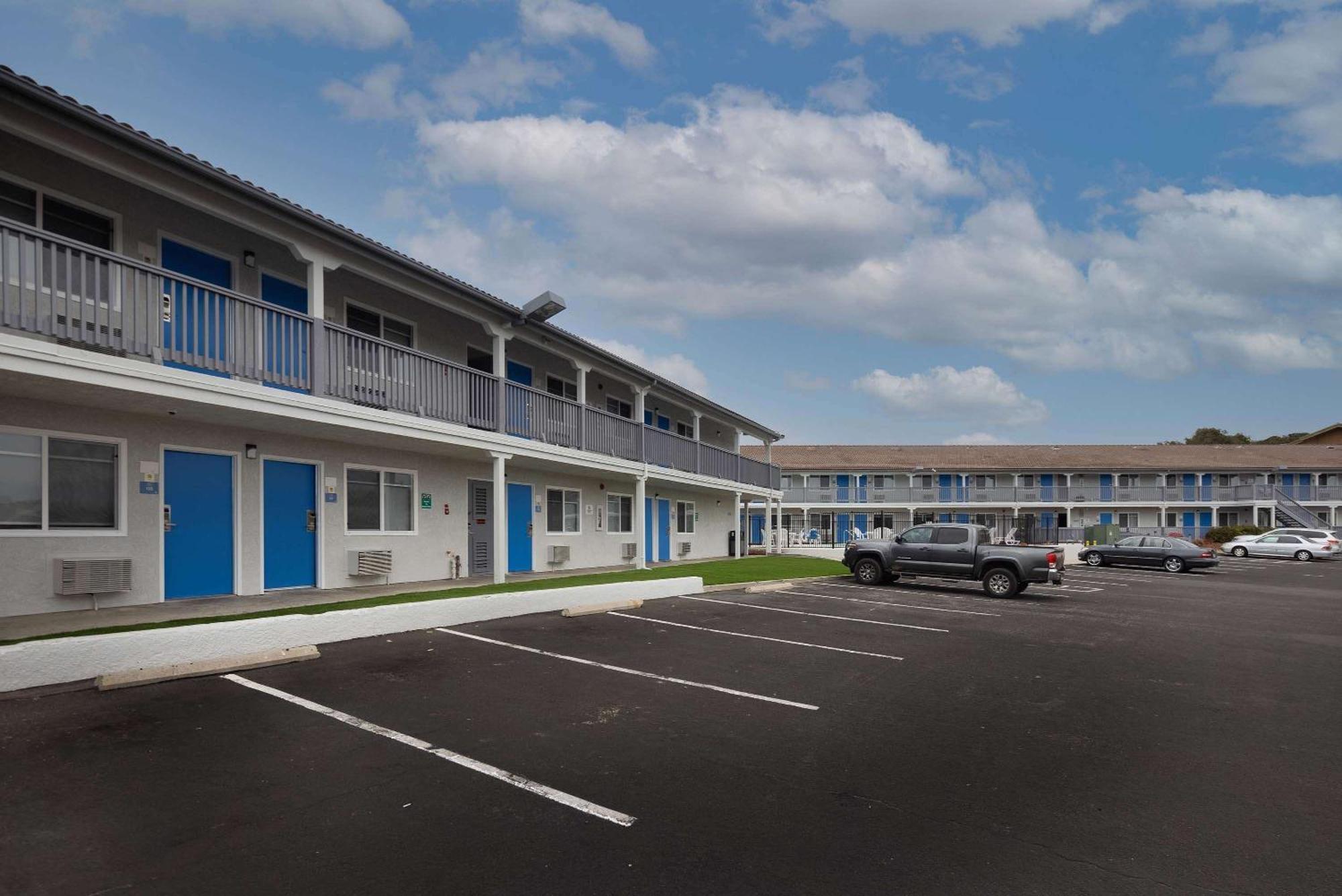 Days Inn By Wyndham Arroyo Grande Pismo Beach Екстериор снимка